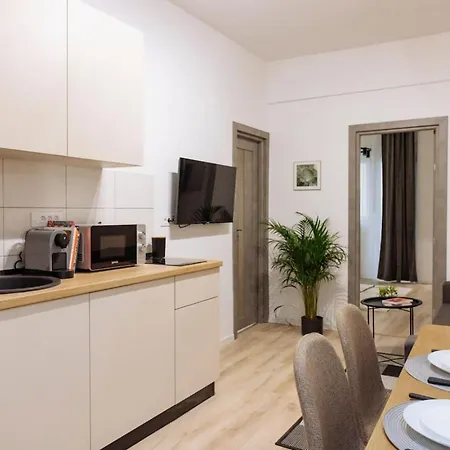 Halo - Victoria Boulevard