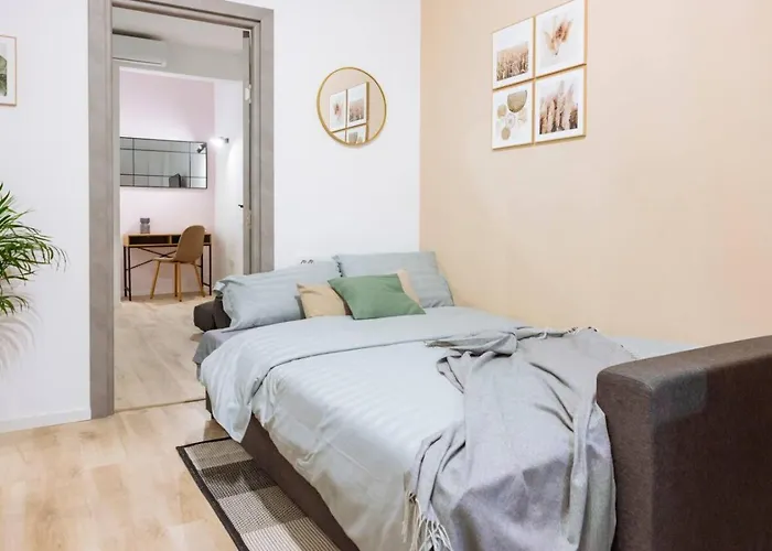 Halo - Victoria Boulevard * Boekarest