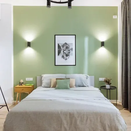 Halo - Victoria Boulevard