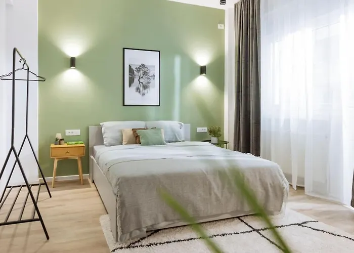 Halo - Victoria Boulevard