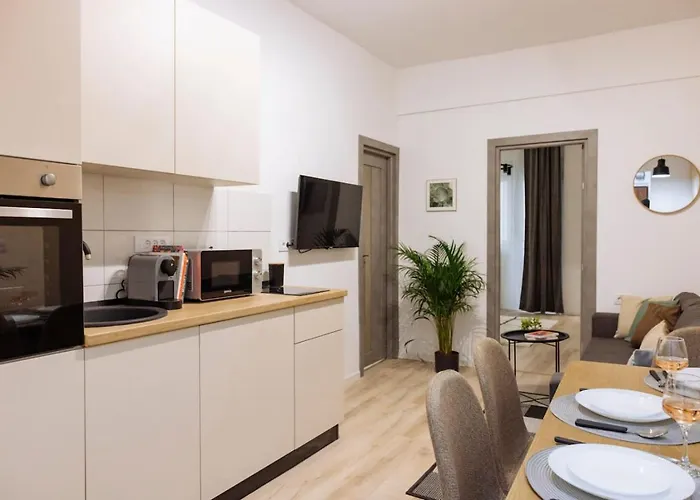 Halo - Victoria Boulevard