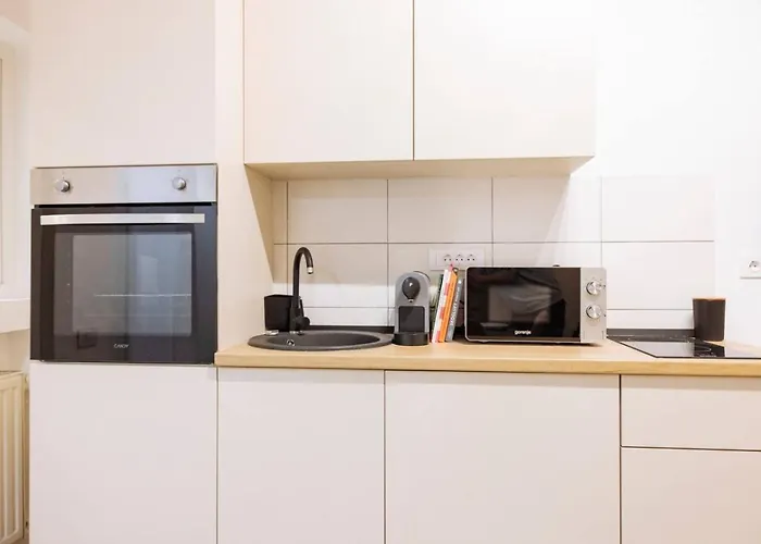 Halo - Victoria Boulevard Bucarest